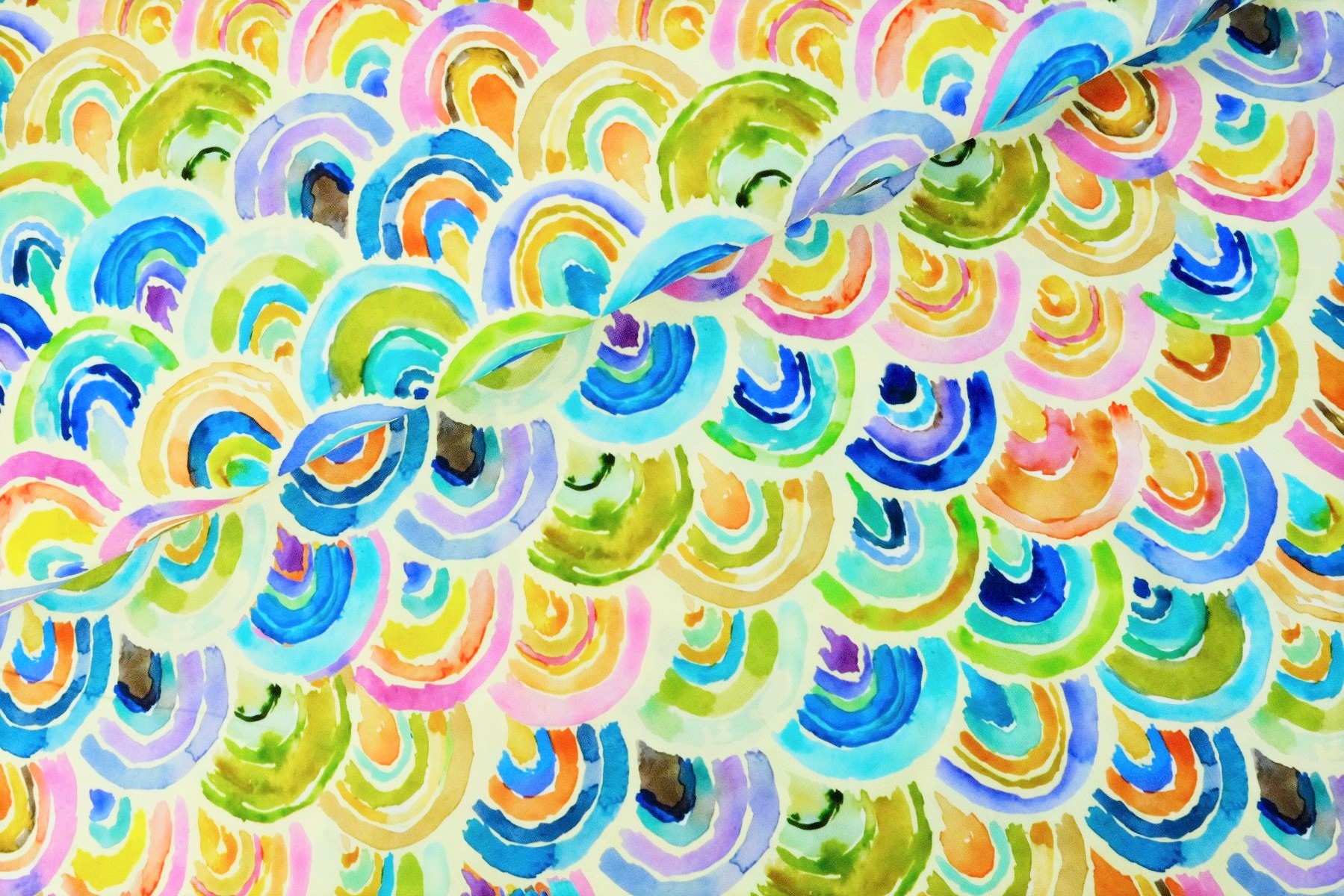 Viskose Digital "Painted Rainbows" mit gemalten Regenbögen - hellgelb/bunt