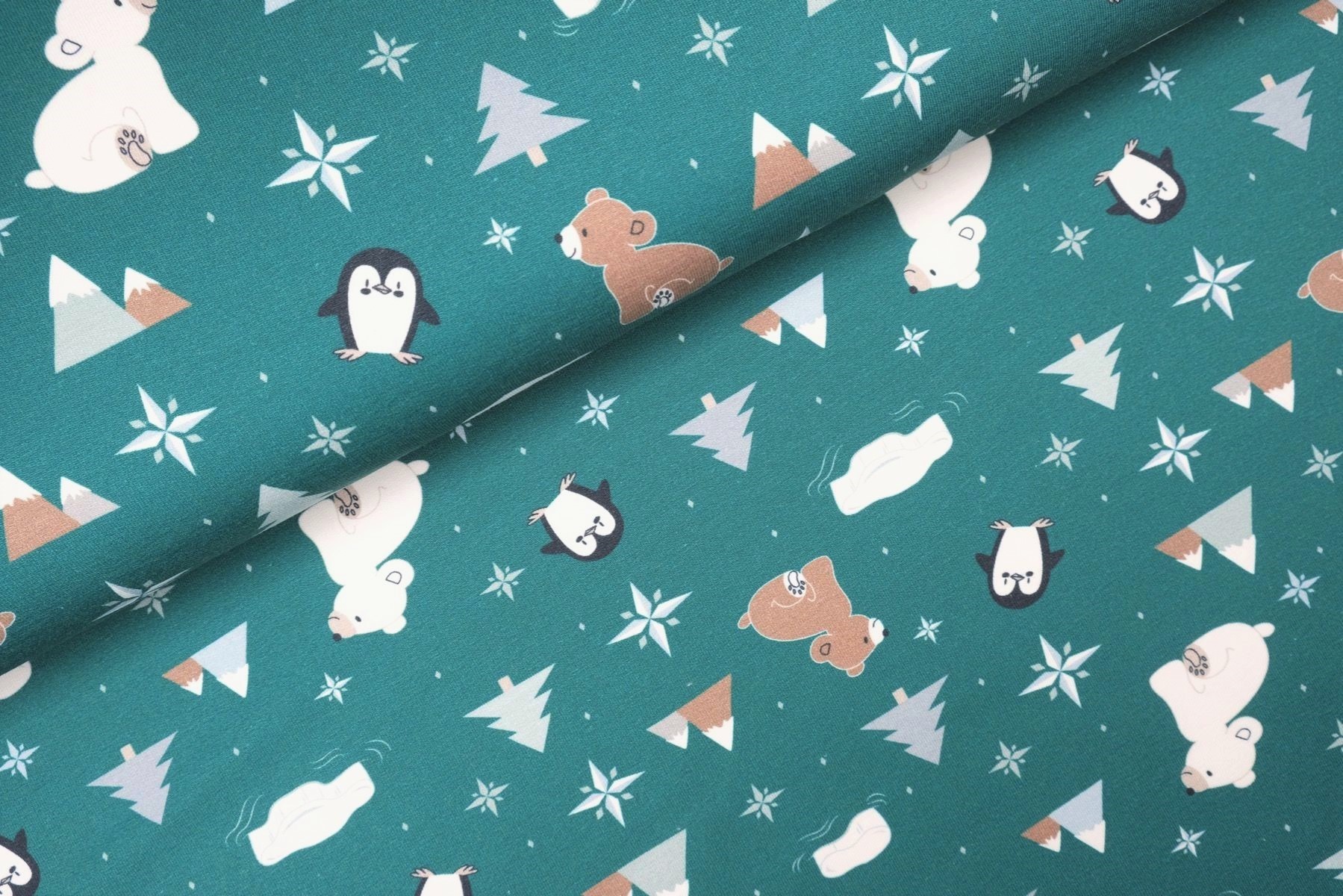 Sommersweat angeraut Digitaldruck Winterlandschaft mit Bären und Pinguinen  - emerald