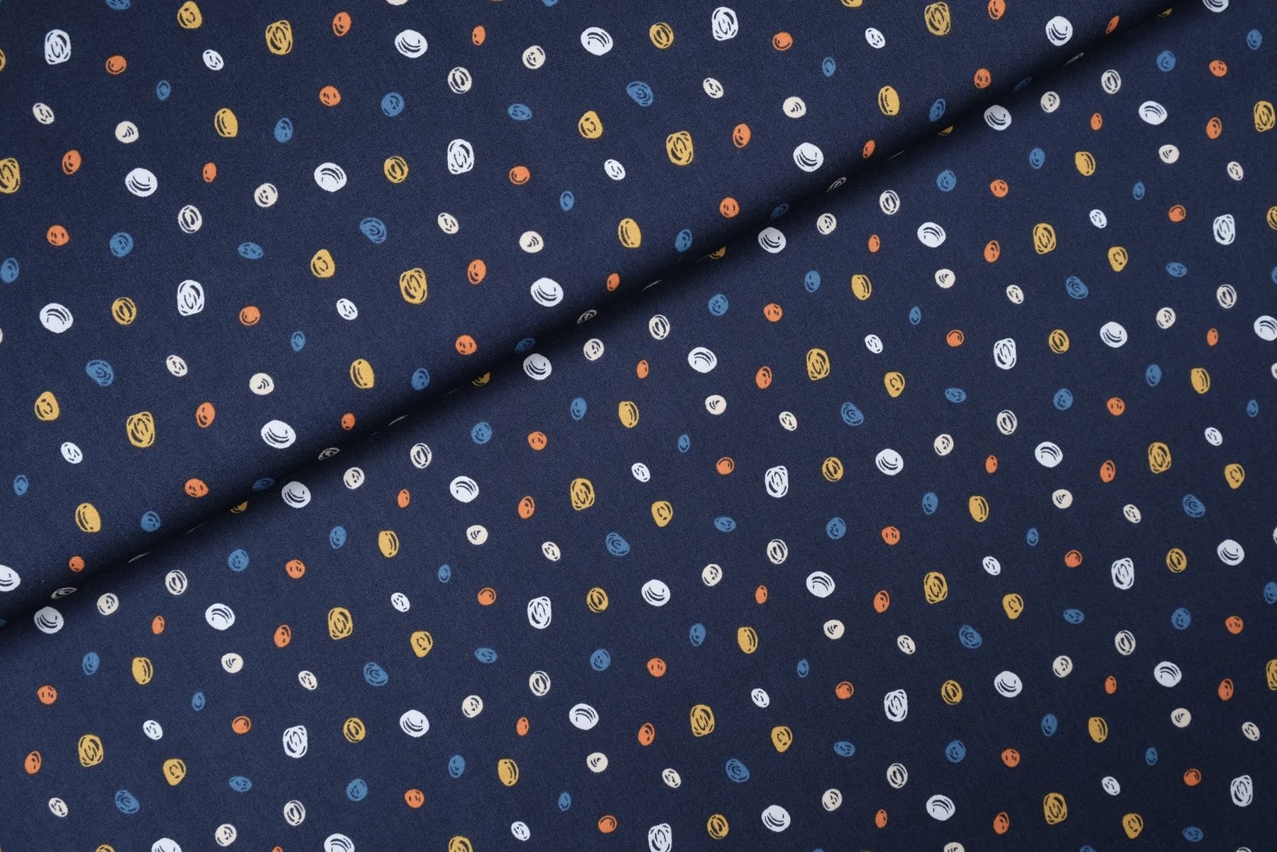Baumwollstoff mit bunten Kritzel Dots - navy